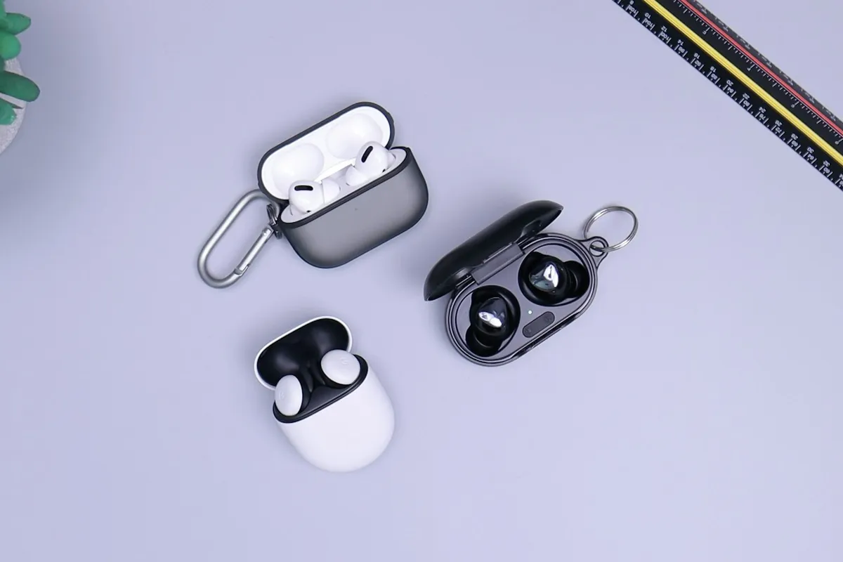 Fones intra-auriculares brancos sobre fundo claro, ilustração da categoria, não é packshot do Wave Beam 2